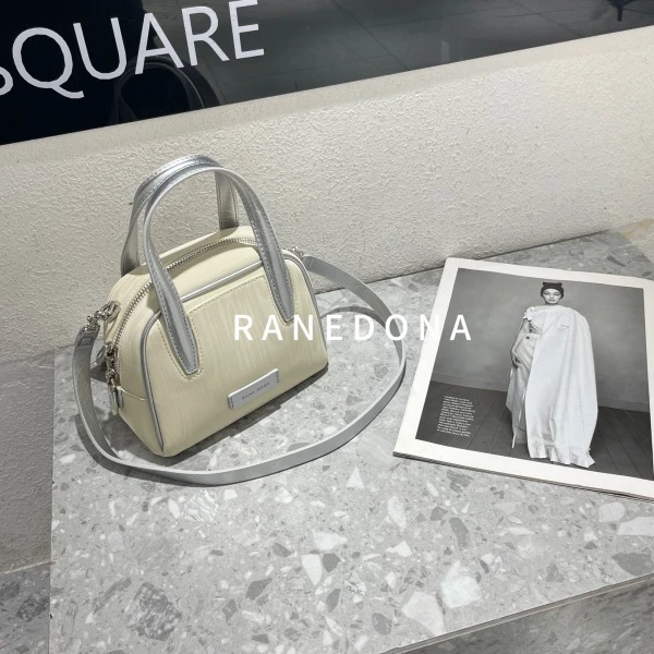 【云云甄选】SK-62898-米白/银-18*14*8轻奢时尚女士新款单肩斜挎包