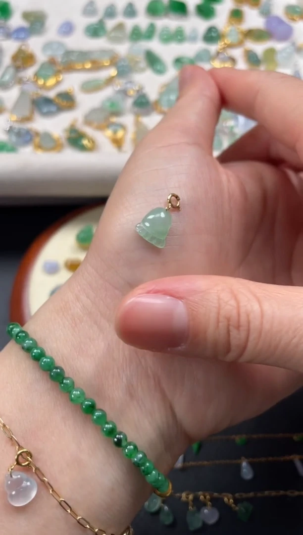 吊坠(不含链)18K金镶嵌翡翠一个JK708