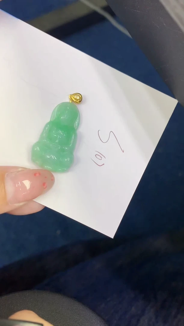 翡翠未镶嵌颈饰缅甸天然翡翠A货