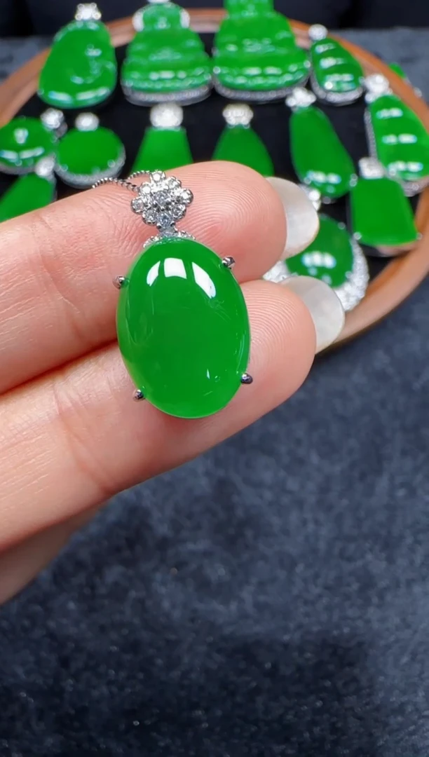 未镶嵌定制翡翠翡翠吊坠70