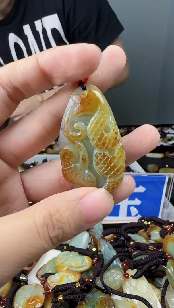 和田玉未镶嵌颈饰1
