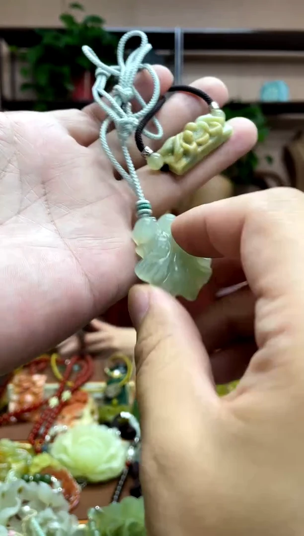 未镶嵌岫玉吊坠·