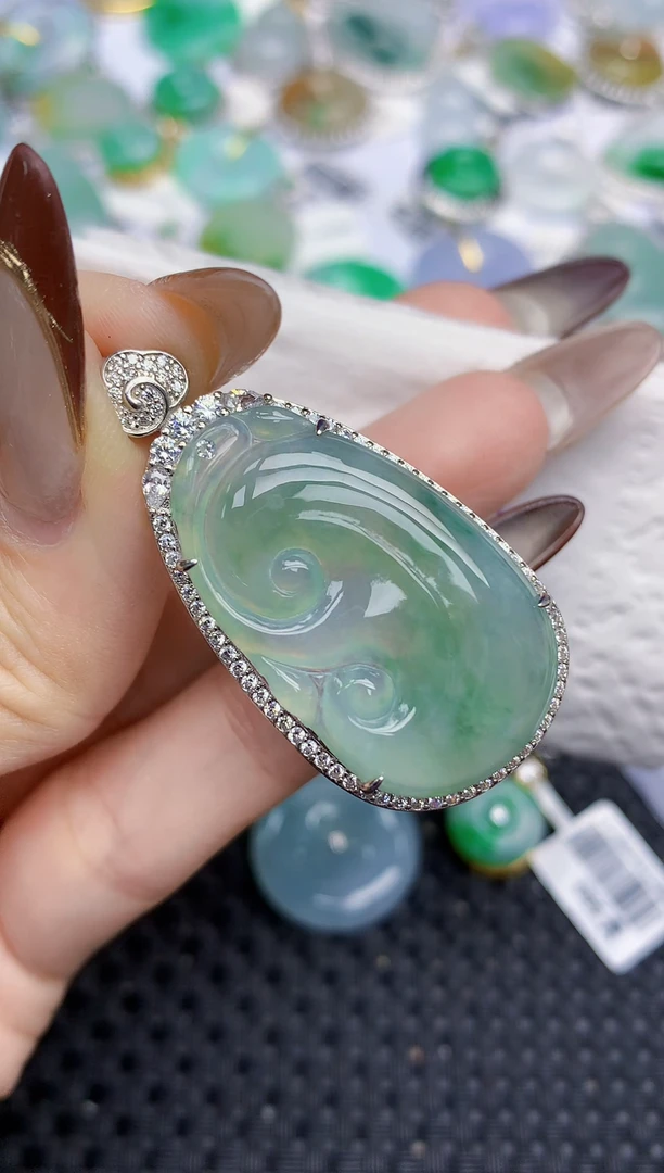 颈饰银S925镶嵌翡翠   天然翡翠A货  百元以上9米证书费自理