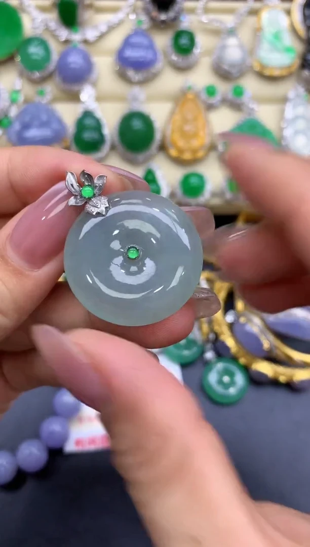 颈饰18K金镶嵌翡翠76-中国好珍宝