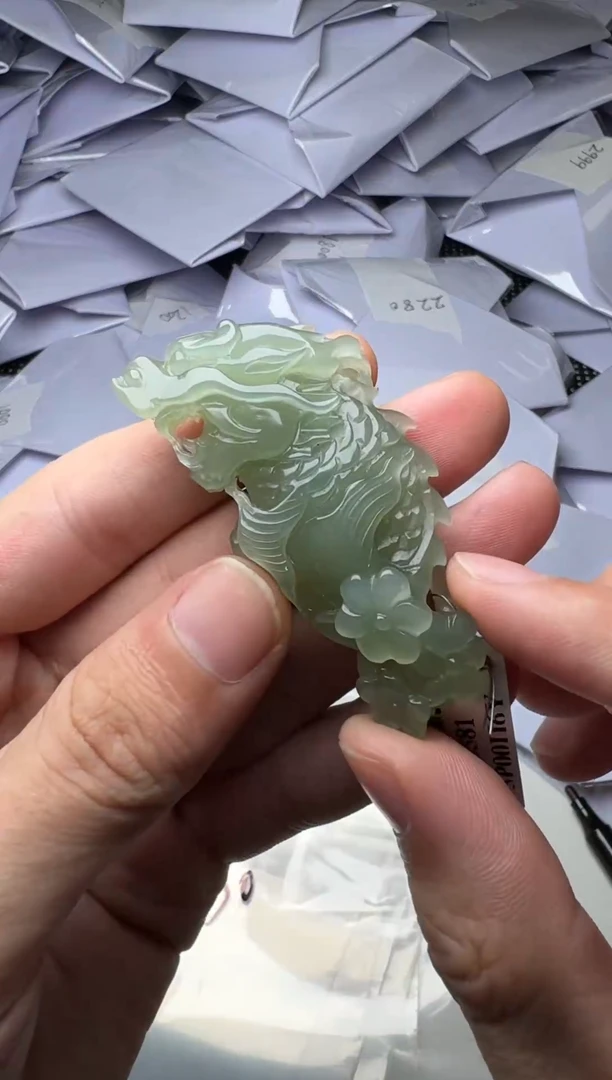 颈饰未镶嵌和田玉龙鱼