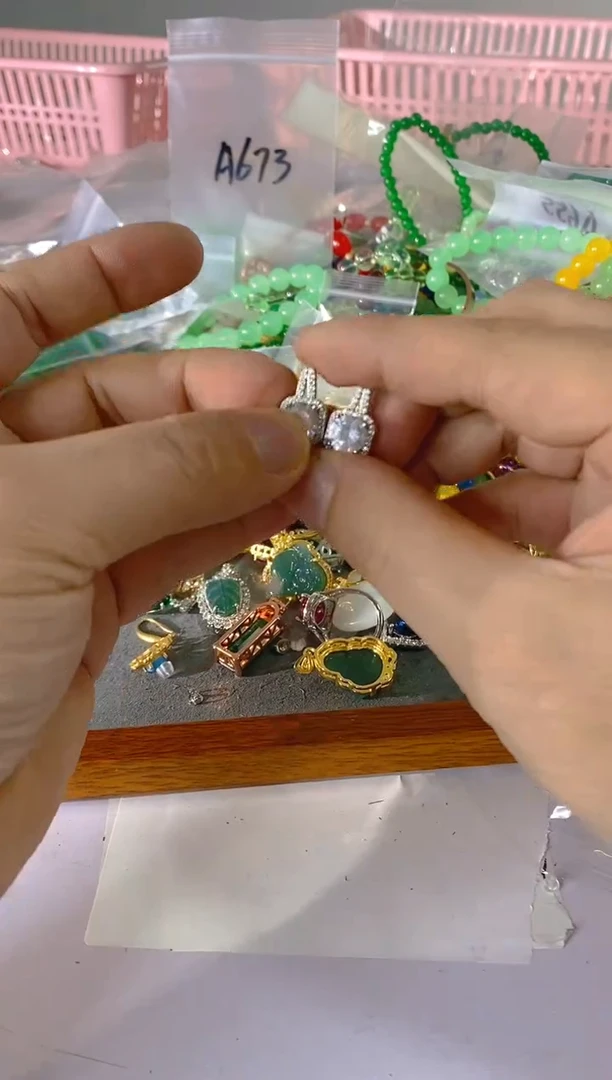 【闪购商品】水晶颈饰银S925镶嵌727红宝，蓝宝，多样性发一件赠链