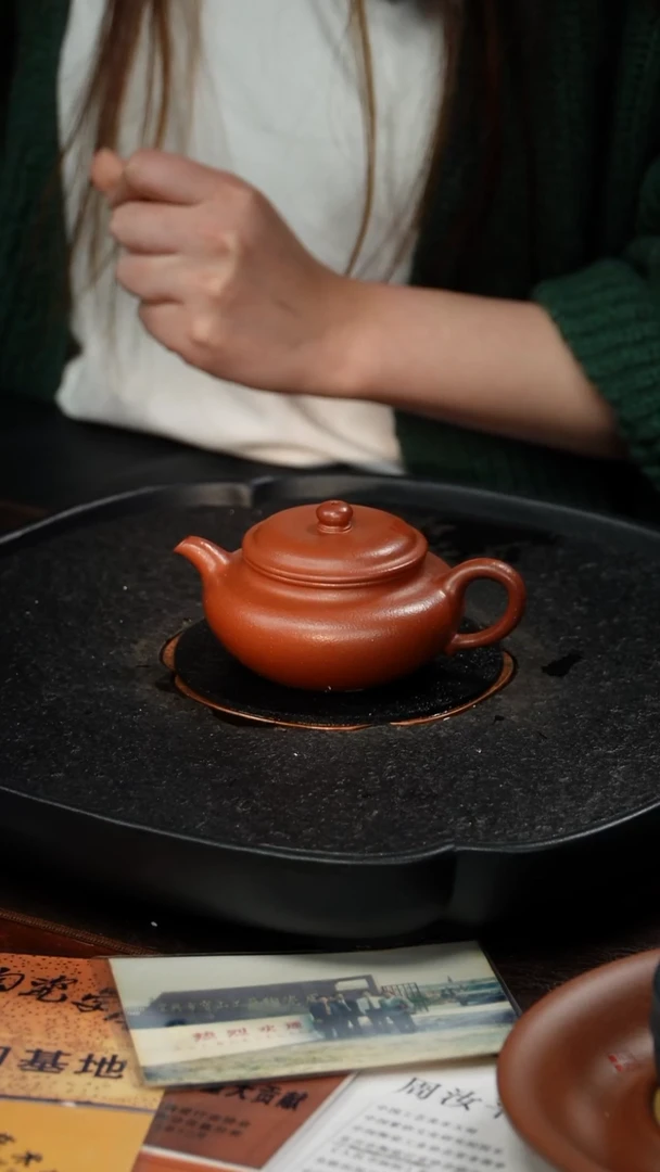 茶壶紫砂宝山工艺  锦鼓66红降坡160毫升