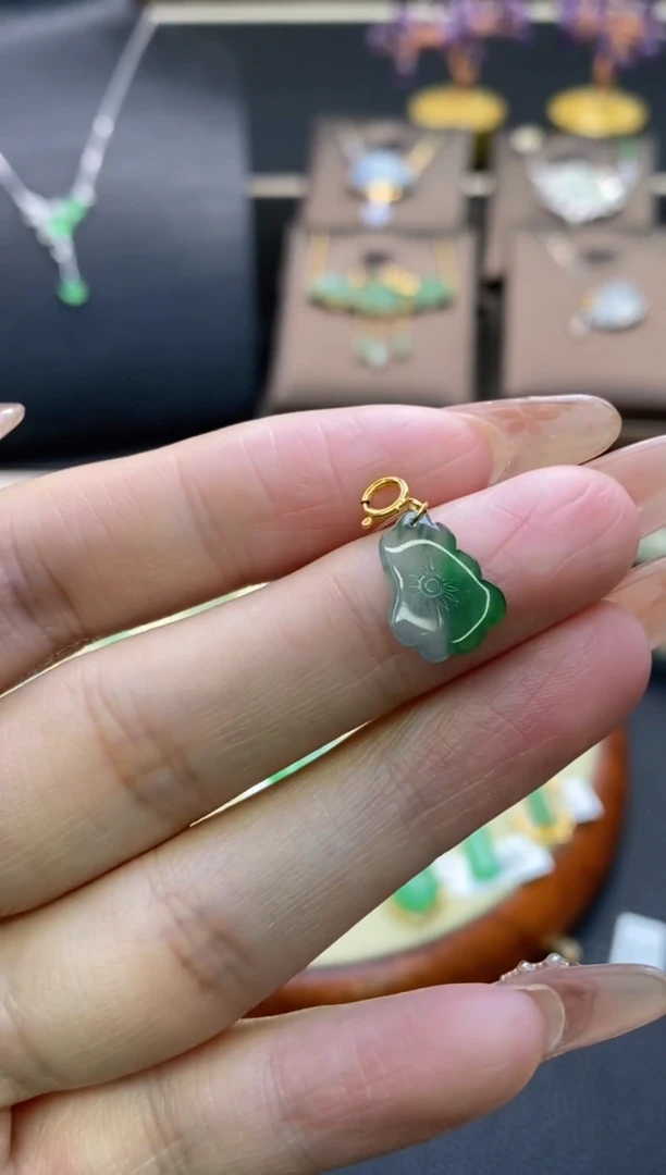 【闪购商品】翡翠颈饰18K金镶嵌净货11977