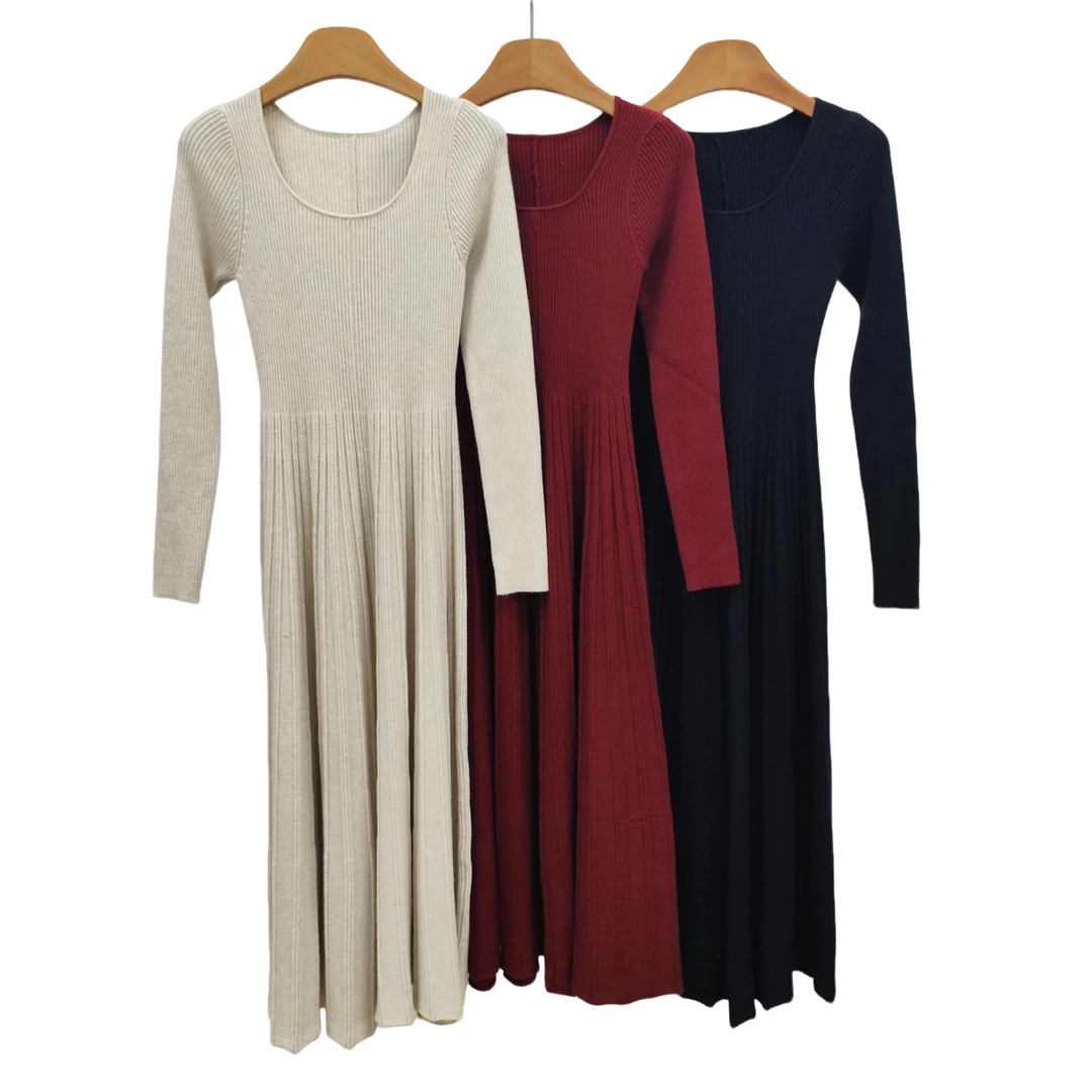 YITONG/倚桐2025冬季时尚气质圆领修身显瘦针织连衣裙（L5B48261）