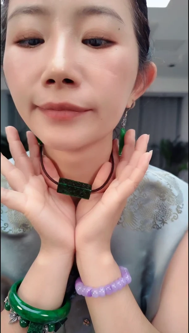 颈饰未镶嵌翡翠1332绿方珠