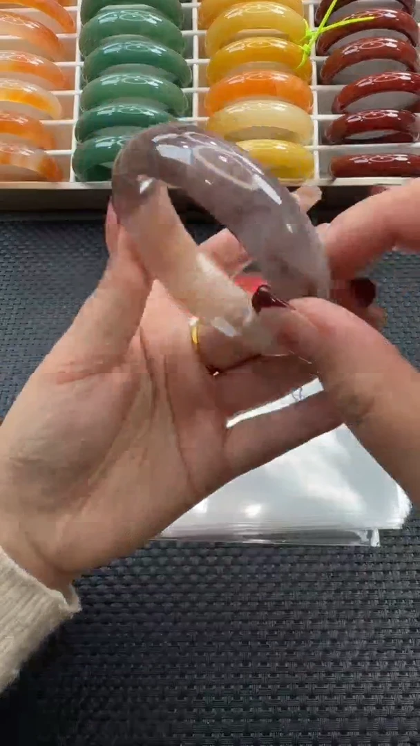 未镶嵌手镯石英质玉2
