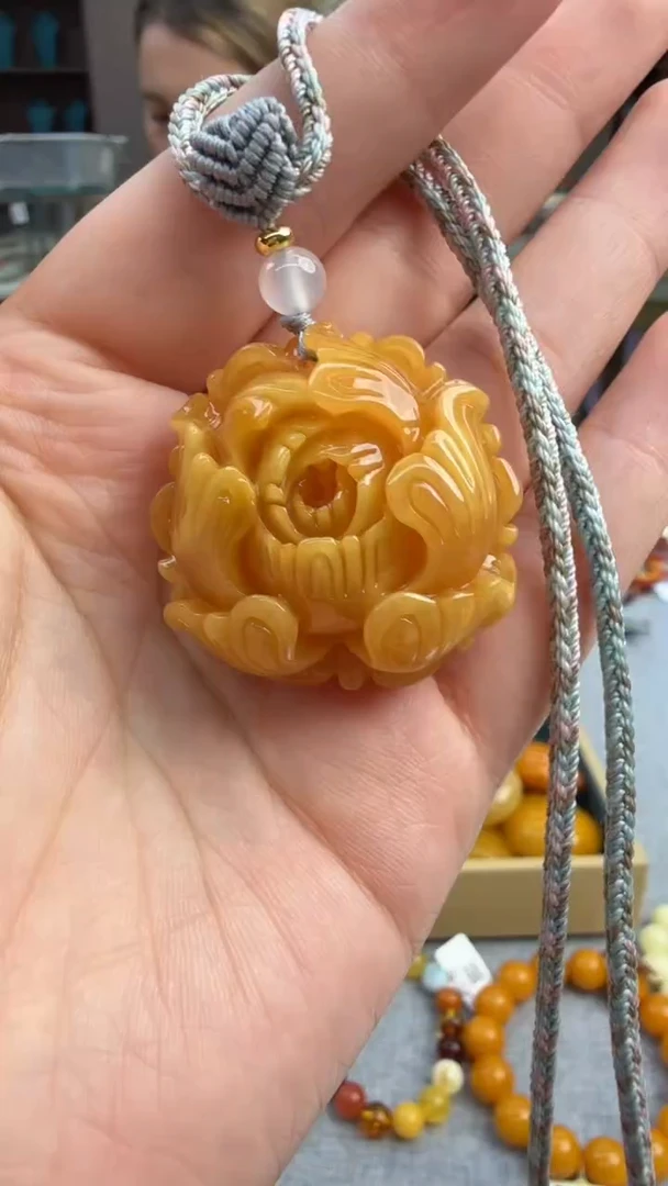 琥珀颈饰未镶嵌75秒拍号 假一罚三