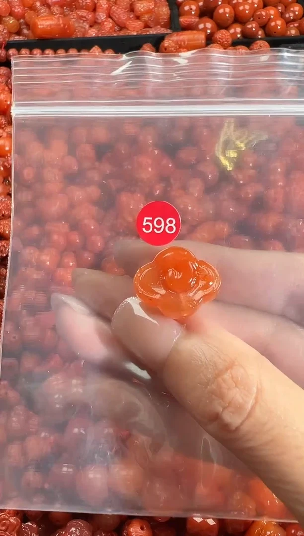 颈饰未镶嵌南红玛瑙1