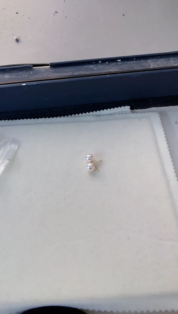 18K金镶嵌饰品海水珍珠5-6素钉定制
