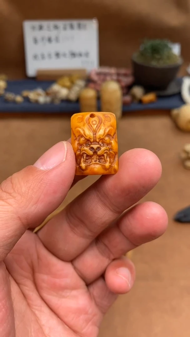 【闪购商品】牛骨其他P182-瑞兽吊坠-有棕裂