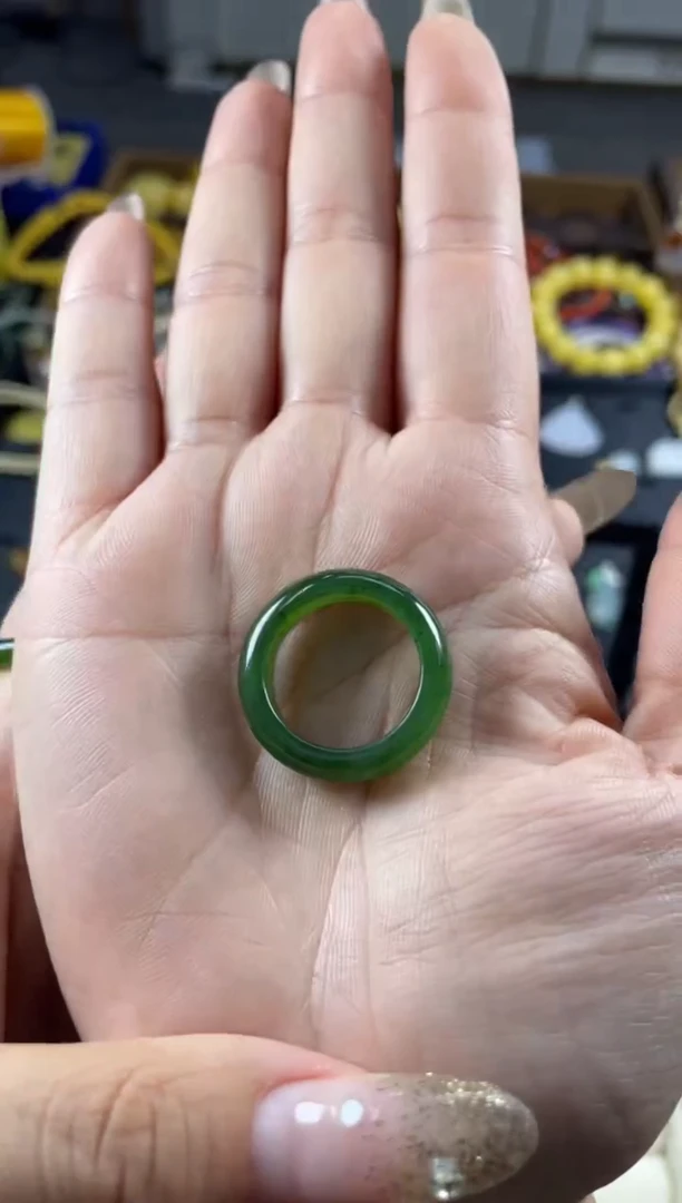 未镶嵌戒圈和田玉快****朵和田玉戒圈20号