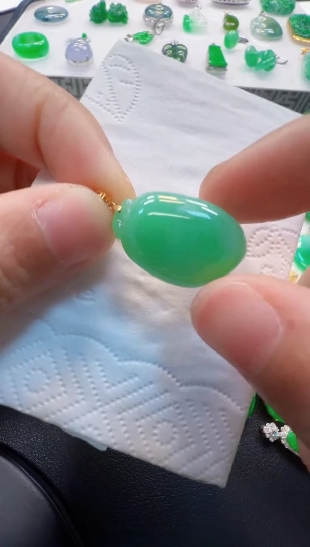 翡翠18K金镶嵌吊坠(不含链)600