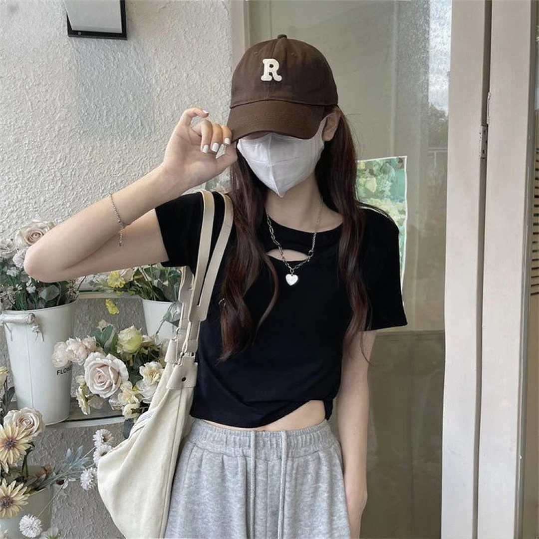 2025新款辣妹镂空短款T恤女夏季新款设计感修身显瘦短袖学生上衣