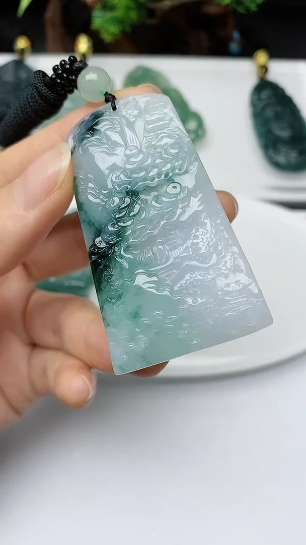 【闪购商品】翡翠颈饰未镶嵌