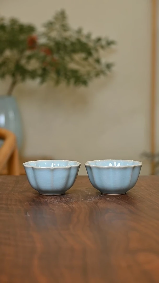 宝相杯2只 天青 微瑕 朱家汝窑款