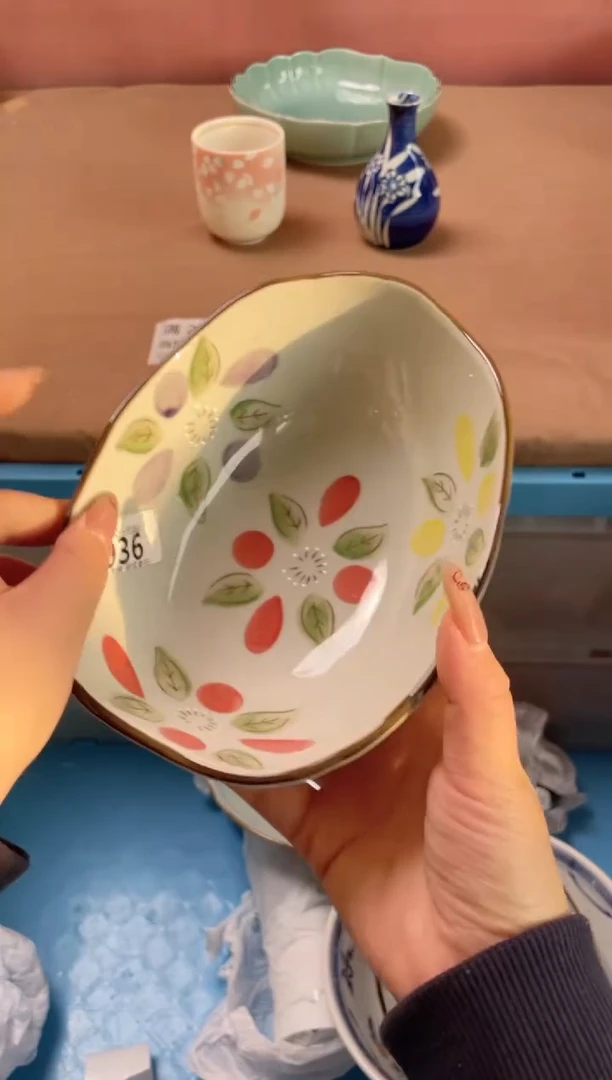 瓷片彩色花蕊大碗