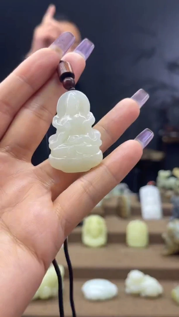 颈饰未镶嵌和田玉1