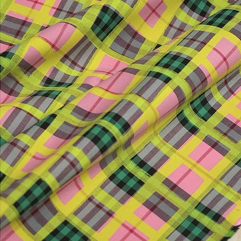BRB仓库  棉底部面料红绿格纹黄色线条涂鸦服装布料 幅宽140CM