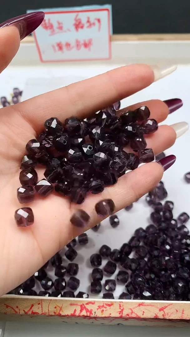 未镶嵌珠宝半成品水晶D796 紫水晶方糖切8mm10个6.8元（净体）