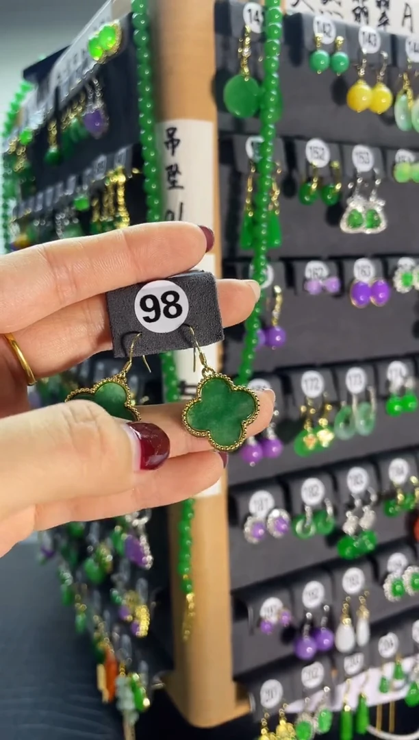 【闪购商品】翡翠耳饰银S925镶嵌98...