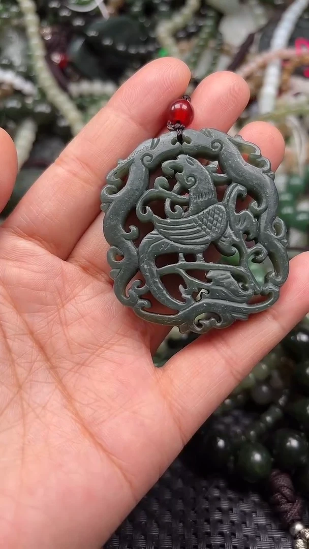 颈饰未镶嵌和田玉1