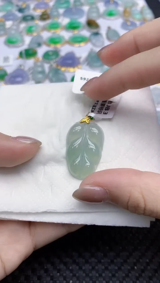 【闪购商品】翡翠颈饰18K金镶嵌天然翡翠A货