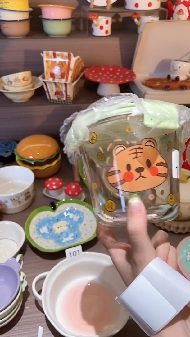 瓷100 小老虎 饭盒 瑕疵