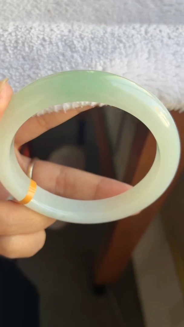 未镶嵌手镯翡翠（巨巨巨推荐）冰胶白底飘色25号