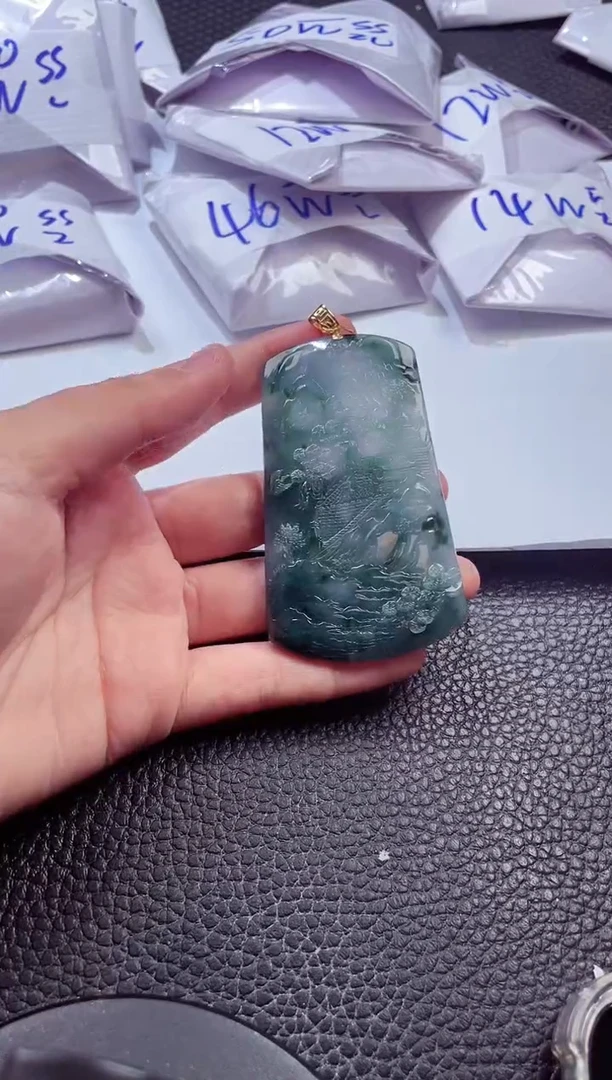 颈饰18K金镶嵌翡翠00009668