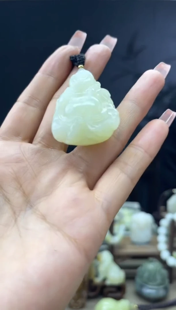 颈饰未镶嵌和田玉1