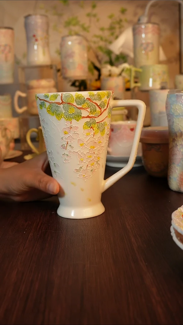 景德镇手绘的杯子