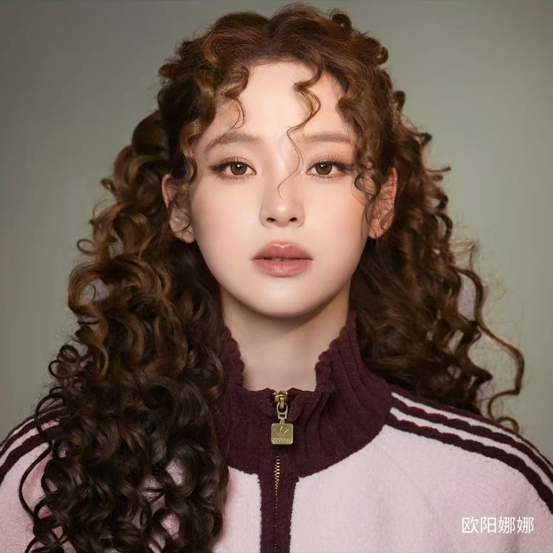 adidas/阿迪达斯双旦礼女子W KNIT TT针织无帽外套KV8867