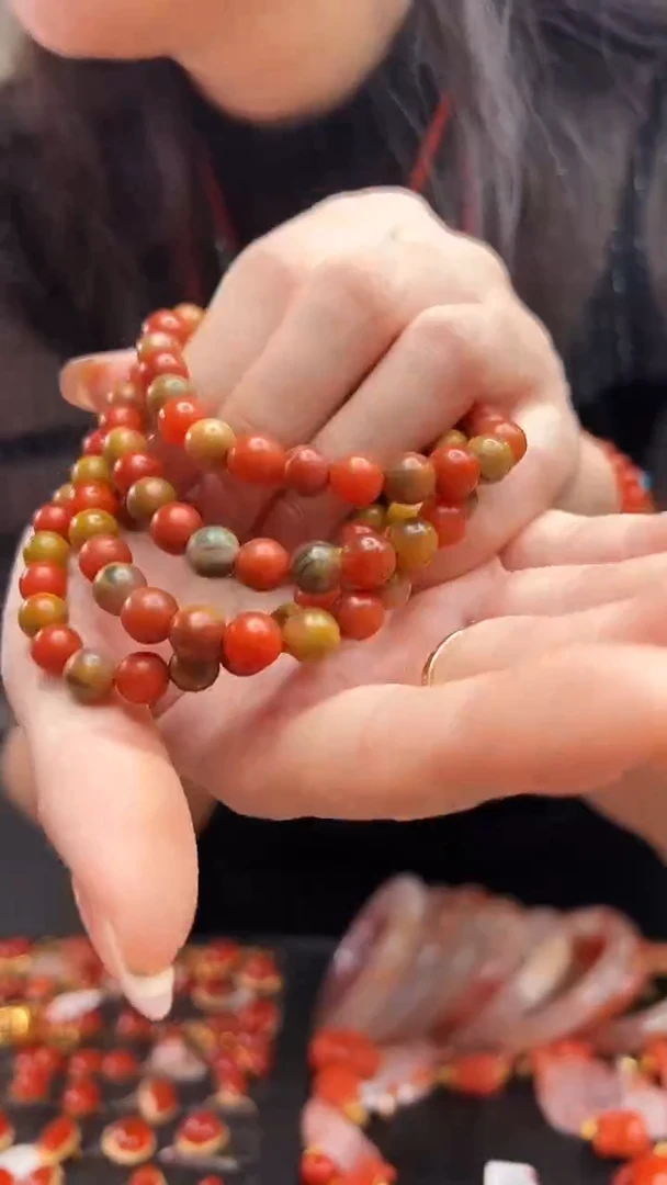 未镶嵌包浆圆珠手串南红玛瑙7.5mm+/多样性发其一