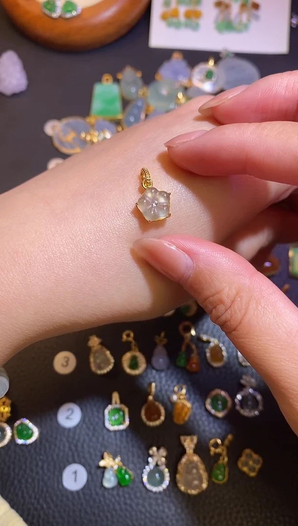 颈饰银S925镶嵌翡翠a货翡翠