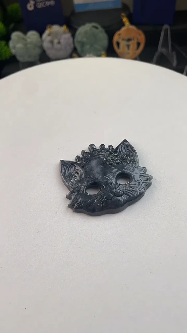 翡翠未镶嵌颈饰?**?吊坠