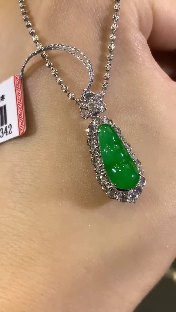 吊坠(不含链)18K金镶嵌翡翠B177