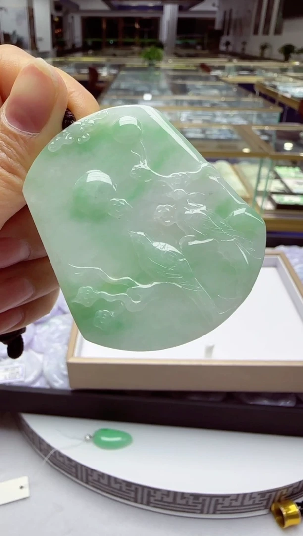 颈饰未镶嵌翡翠喜上眉梢