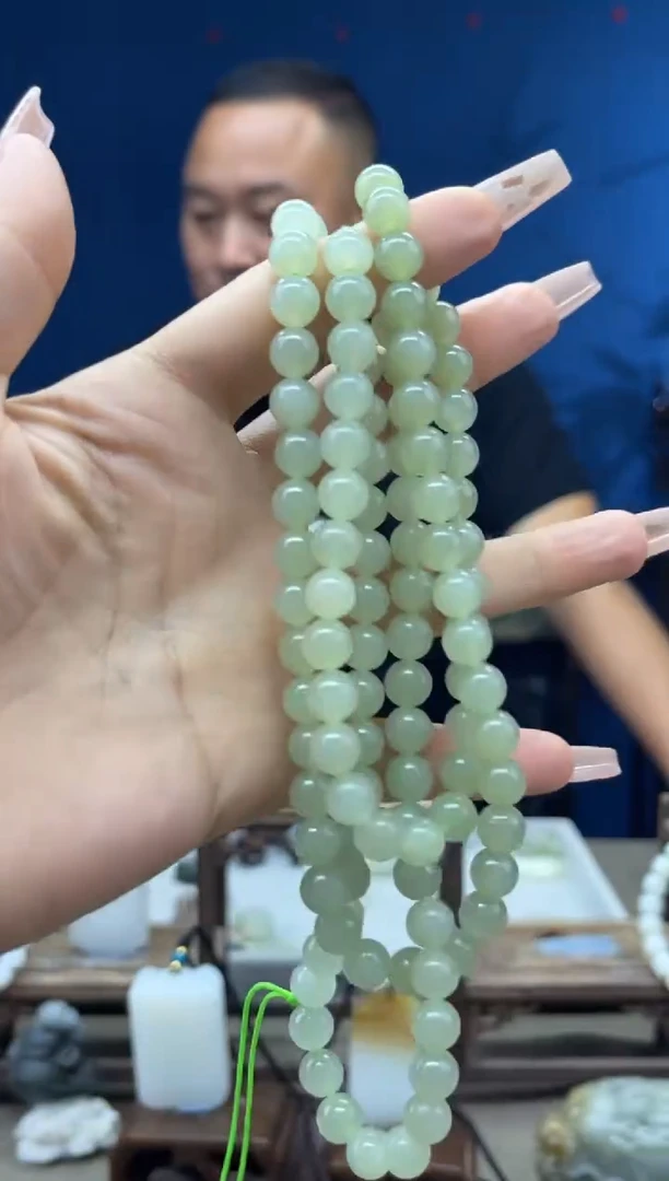 和田玉未镶嵌颈饰1