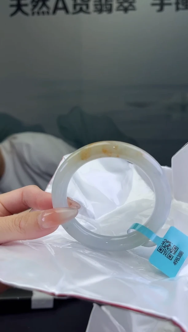 翡翠手镯未镶嵌翡翠手镯