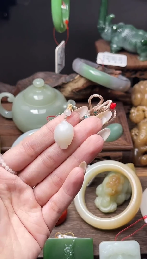 和田玉未镶嵌吊坠(不含链)米达 小鱼9008811