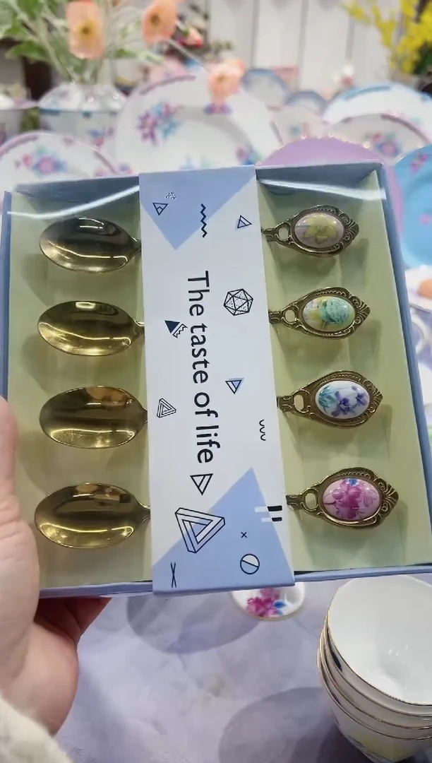 【闪购商品】骨瓷勺子四个