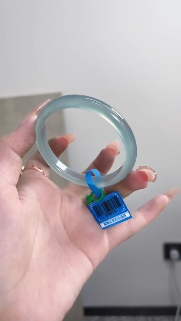 【闪购商品】玛瑙/玉髓手镯未镶嵌51-52圈