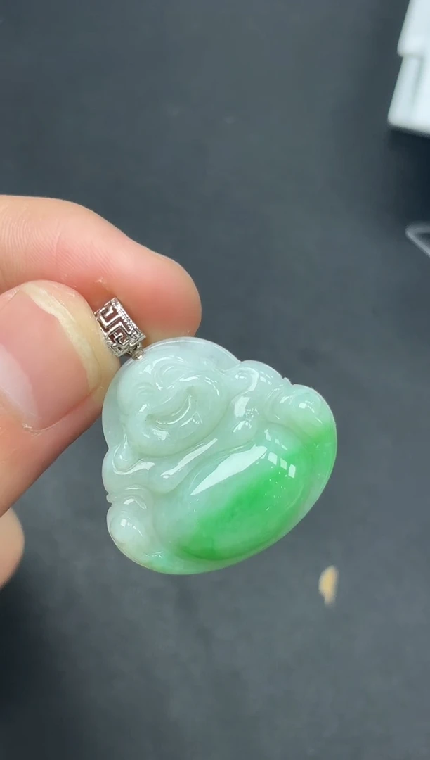 18K金镶嵌挂件翡翠佛公