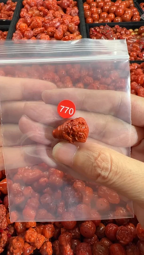 颈饰未镶嵌南红玛瑙1