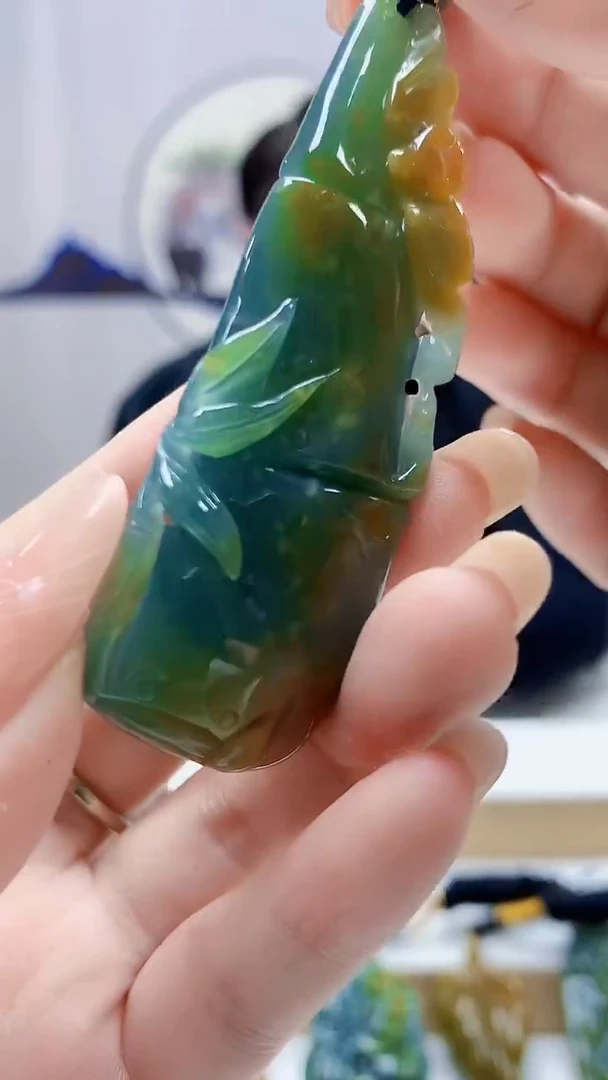 未镶嵌定制翡翠5060DD-毛货挂件49